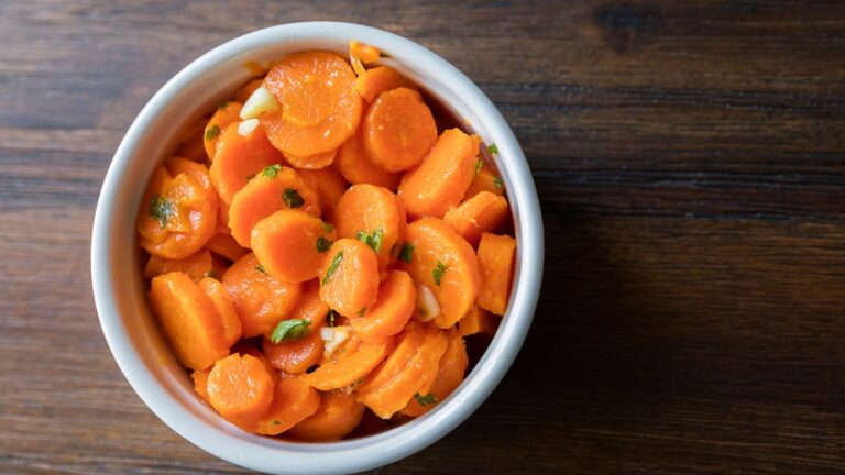 Découvrez l’origine des carottes blanches